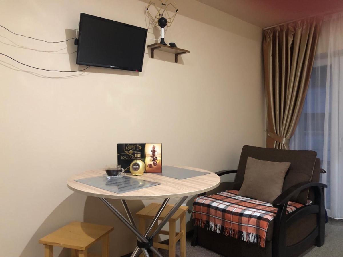 Apart Hotel Avinos Lwów Zewnętrze zdjęcie