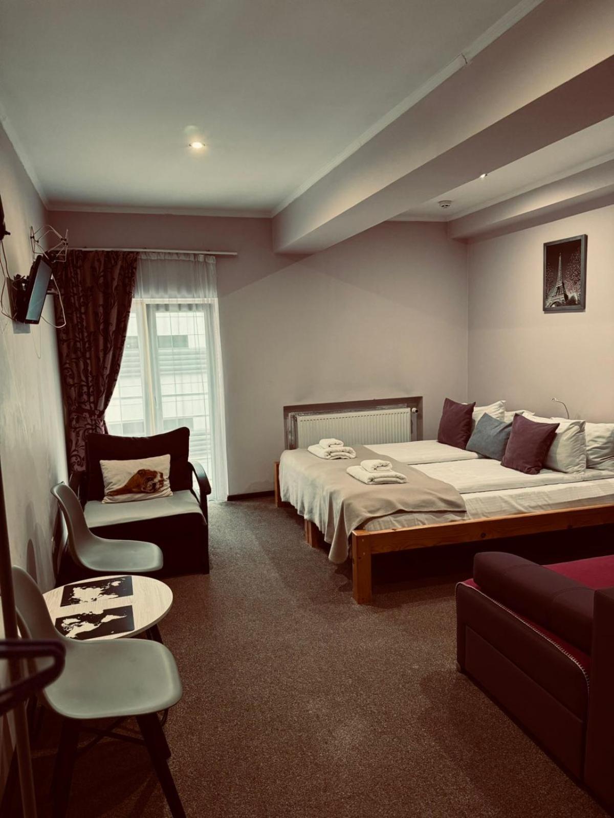 Apart Hotel Avinos Lwów Zewnętrze zdjęcie