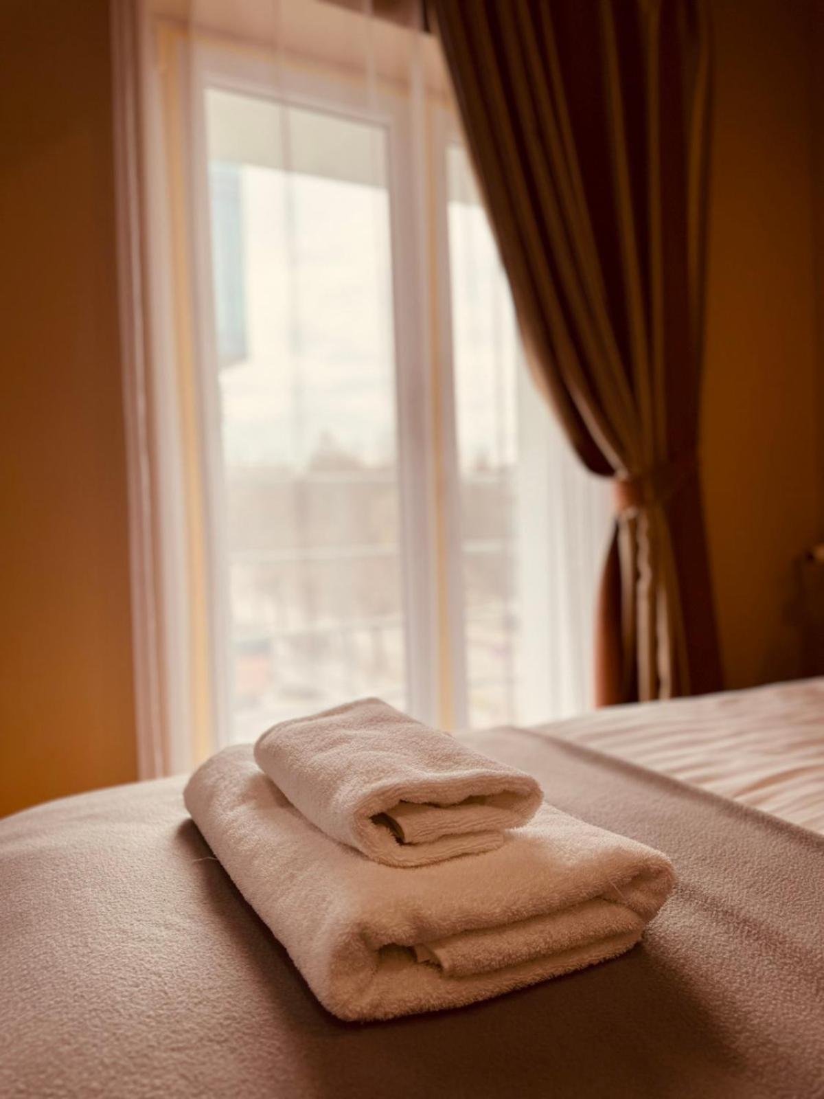 Apart Hotel Avinos Lwów Zewnętrze zdjęcie