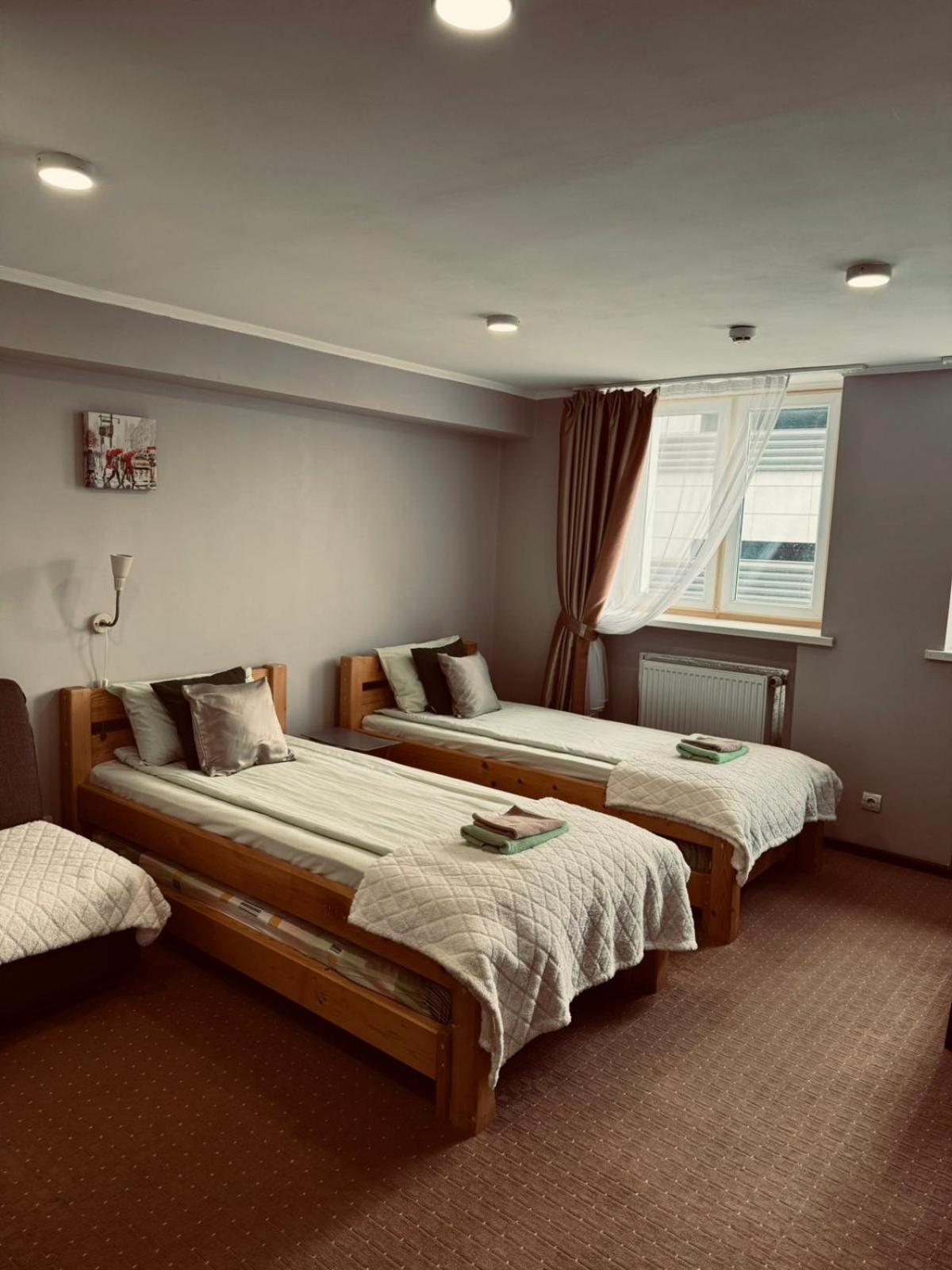 Apart Hotel Avinos Lwów Zewnętrze zdjęcie