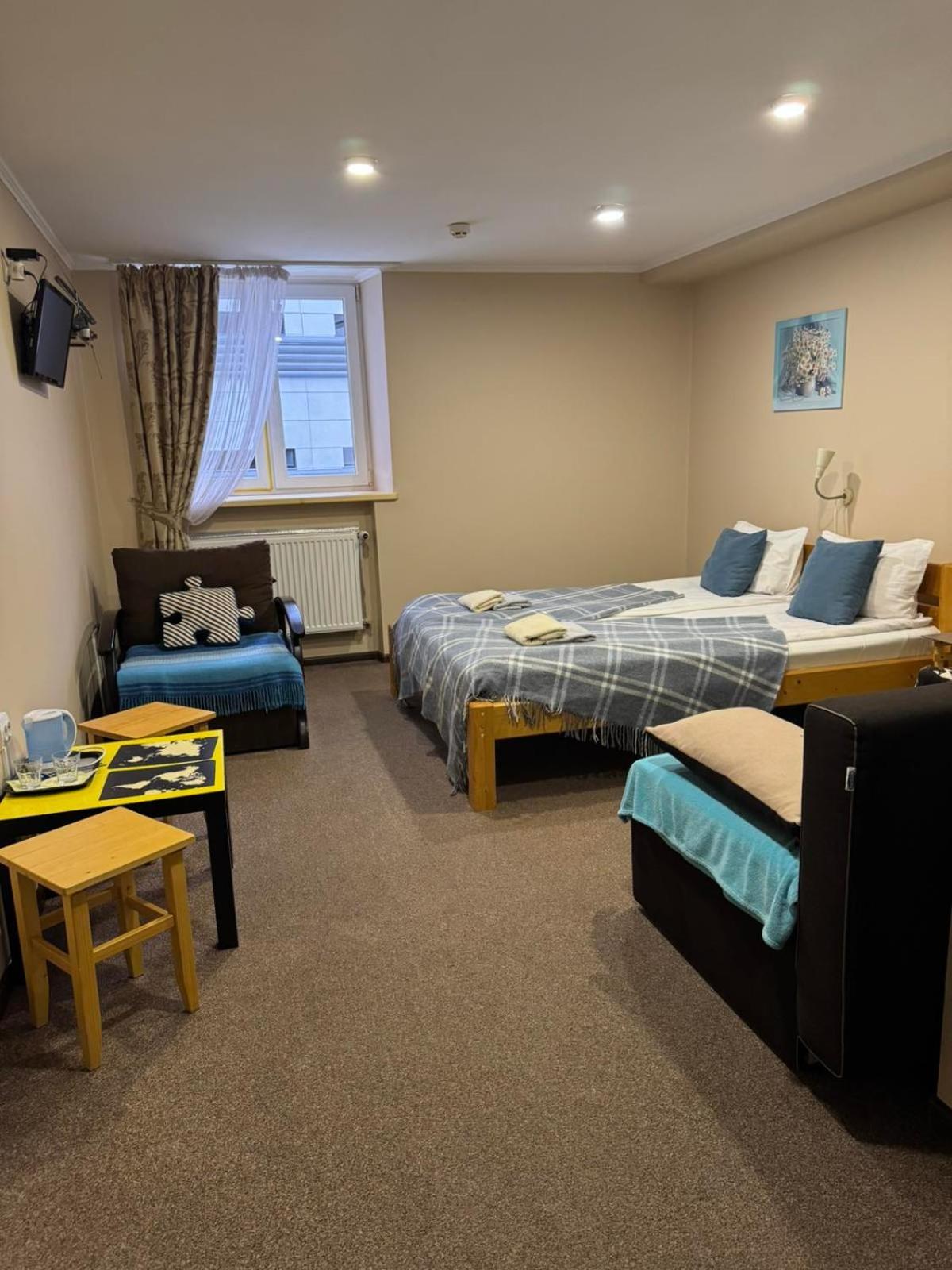 Apart Hotel Avinos Lwów Zewnętrze zdjęcie